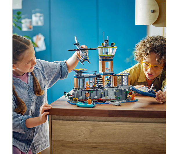 LEGO City 60419 Policja z Więziennej Wyspy - 1203602 - zdjęcie 11